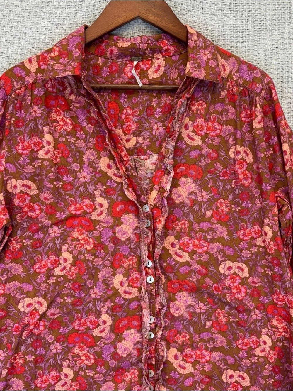 Free People Wild Gardenia Pink Floral Button Up Shirt Med Boho Cotton Ruffles